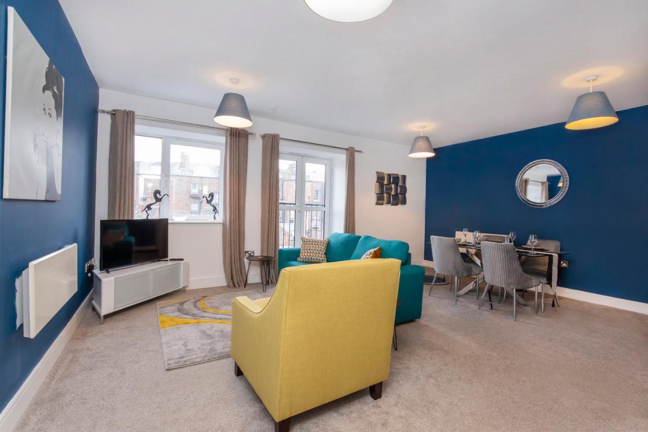 Luxury 2 Bedroom Near Centre